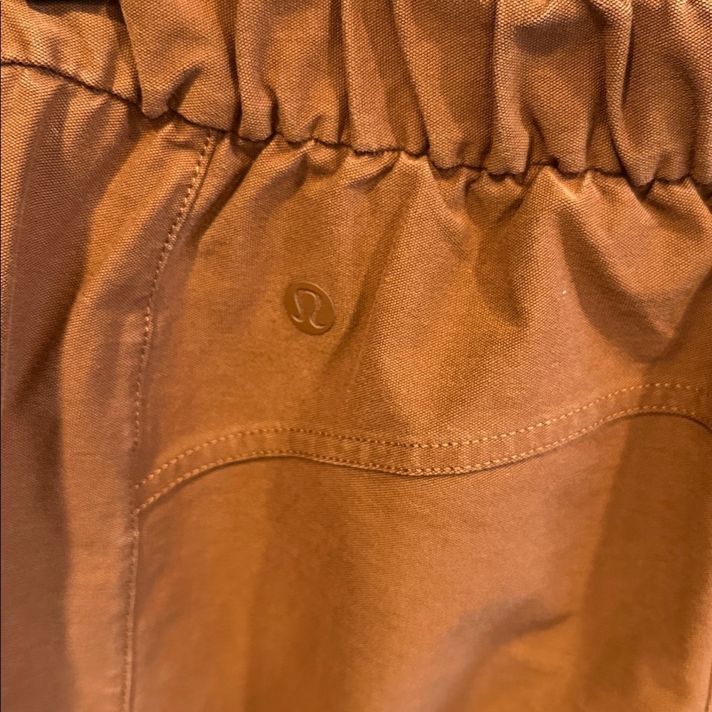 Lululemon Light Utilitech Cargo Pocket High-Rise Crop Pants Brown W6CDMS Size 25 - Picture 5 of 6